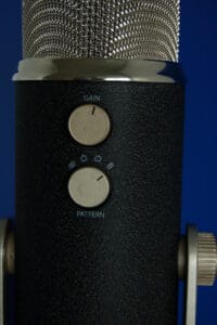 by LTD Team CC BY-NC-SA 2.0 The settings knobs on the back of the Yeti microphone by Blue. The top knob is labeled "gain"